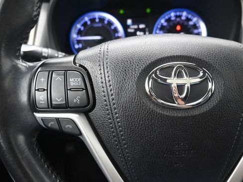 Used 2019 Toyota Highlander Limited AWD/4WD image 28