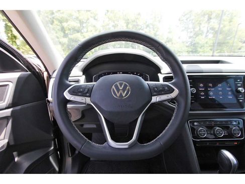 Used 2023 Volkswagen Atlas SE w/ Panoramic Sunroof Package FWD image 13