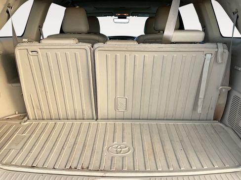 Used 2018 Toyota Highlander XLE image 32