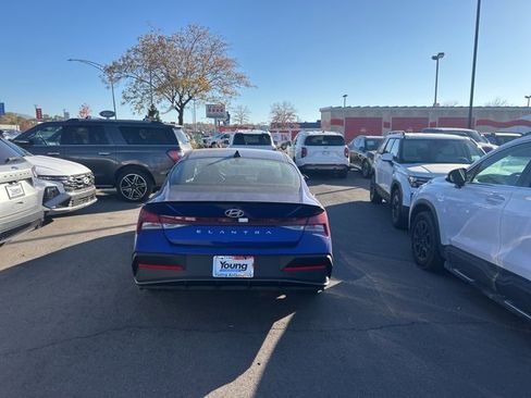 Used 2025 Hyundai Elantra Sport image 5