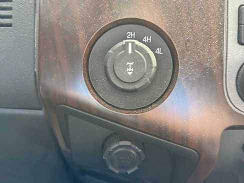 Used 2011 Ford F350 Lariat w/ Lariat Interior Pkg image 26