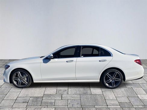Certified 2019 Mercedes-Benz E 300 4MATIC image 4