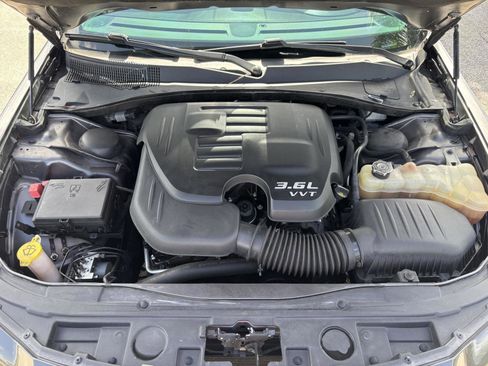 Used 2019 Chrysler 300 Limited image 38