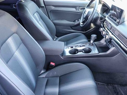 Used 2025 Honda Civic Sport image 18