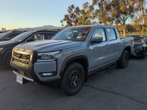 Used 2025 Nissan Frontier Pro-X w/ Pro Convenience Package image 1