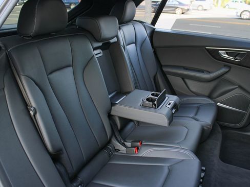 Used 2021 Audi Q8 Prestige image 25