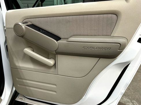 Used 2007 Ford Explorer Sport Trac XLT image 14