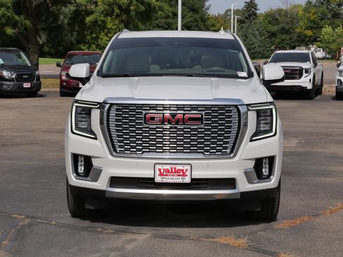 Used 2021 GMC Yukon Denali w/ Denali Premium Package image 2