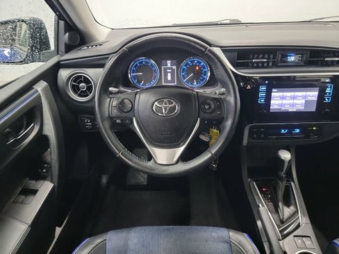 Used 2017 Toyota Corolla SE FWD image 16
