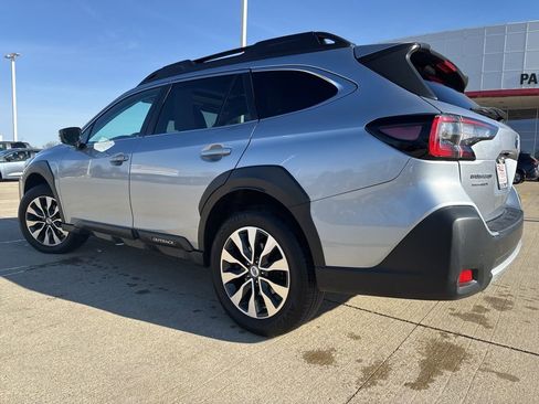 Used 2023 Subaru Outback Limited image 6