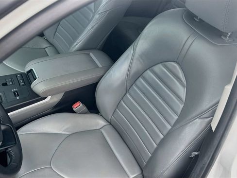 Used 2022 Toyota Highlander LE FWD image 20
