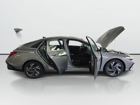 New 2026 Hyundai Elantra Limited FWD image 11
