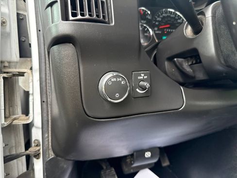 Used 2022 Chevrolet Express 3500 w/ Power Convenience Package RWD image 14