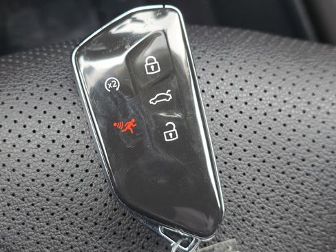 New 2026 Volkswagen Atlas Peak Edition image 28