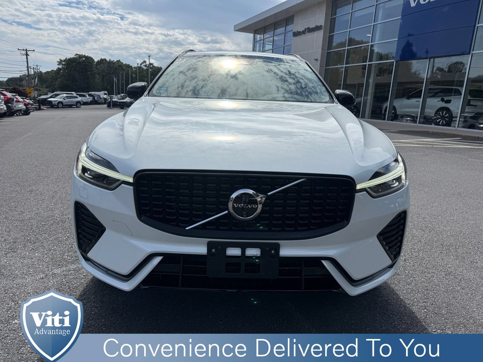 Certified 2024 Volvo XC60 B5 Plus w/ Protection Package Premier AWD/4WD image 3