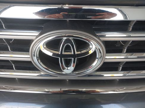 Used 2010 Toyota Highlander Limited AWD/4WD image 31