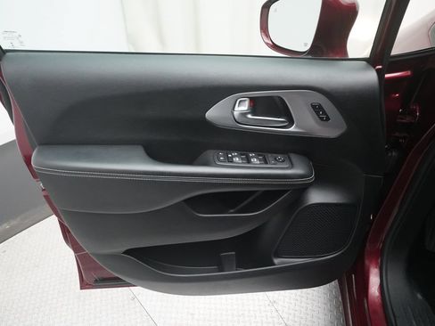 Used 2020 Chrysler Pacifica Touring-L Plus w/ S Appearance Package FWD image 30