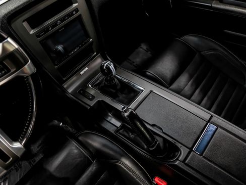 Used 2013 Ford Mustang GT Premium w/ Comfort Pkg RWD image 25