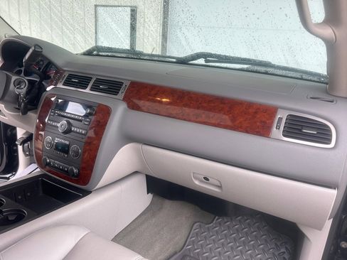 Used 2011 Chevrolet Silverado 3500 LTZ image 23