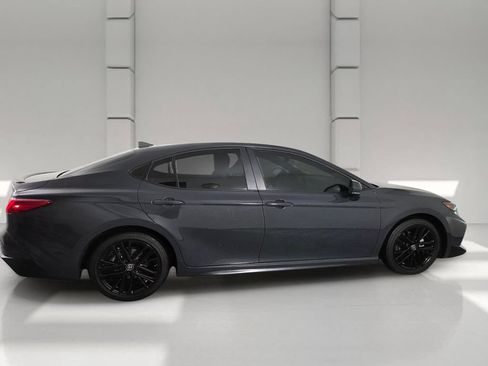 Used 2025 Toyota Camry SE w/ Convenience Package FWD image 35