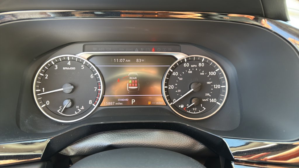 Used 2025 Nissan Pathfinder SV FWD image 29