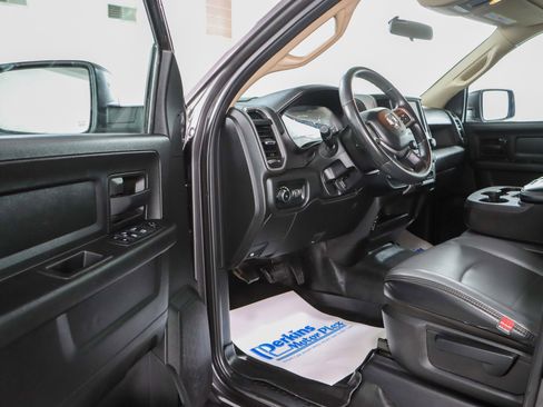 Used 2020 RAM 2500 Tradesman w/ Chrome Appearance Group image 3