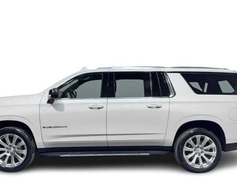 Used 2023 Chevrolet Suburban Premier image 1