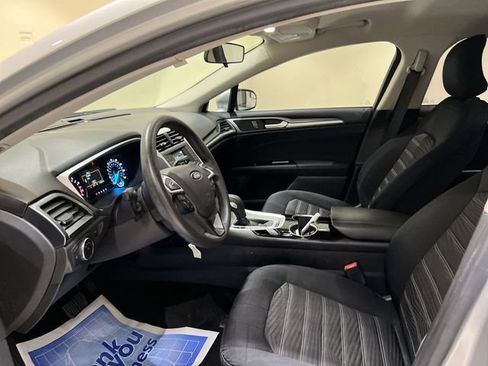 Used 2016 Ford Fusion SE FWD image 16
