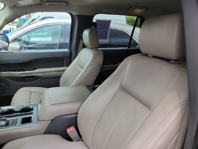 Used 2020 Ford Expedition XLT w/ Equipment Group 202A RWD image 9