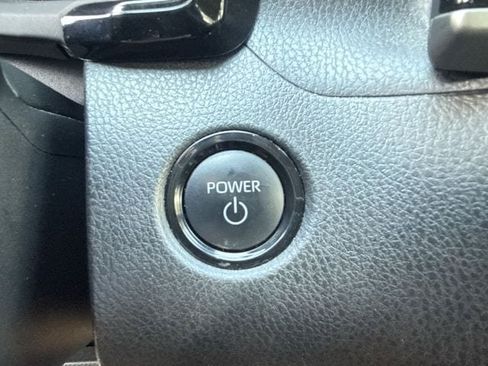 Used 2025 Toyota Camry SE FWD image 17
