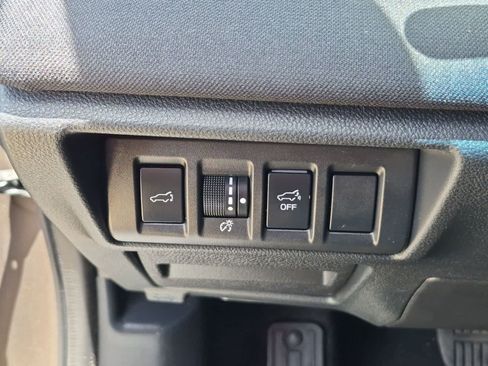 Used 2022 Subaru Outback Premium AWD/4WD image 17