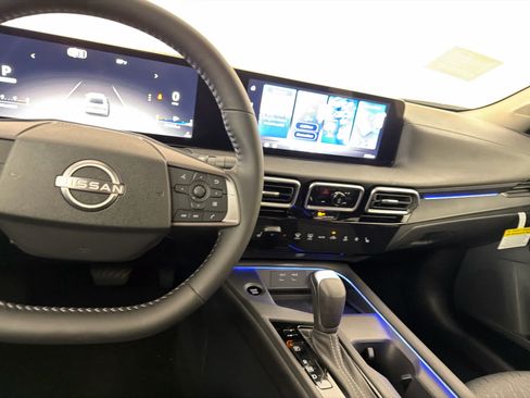 New 2026 Nissan Sentra SV w/ SV Convenience Package FWD image 18