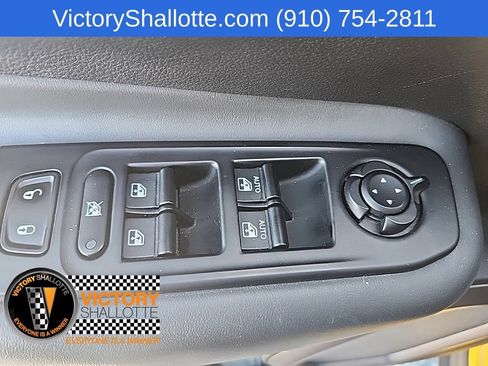 Used 2023 Jeep Renegade Latitude AWD/4WD image 18