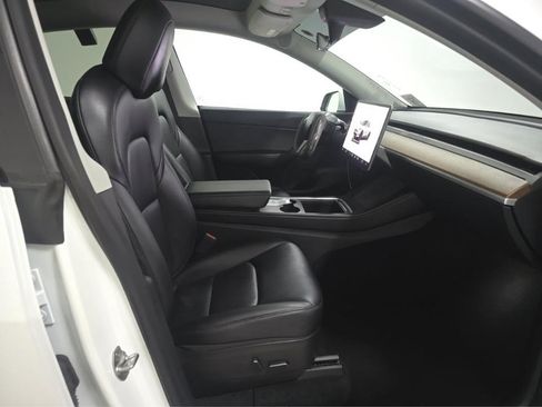 Used 2022 Tesla Model Y Performance AWD/4WD image 9