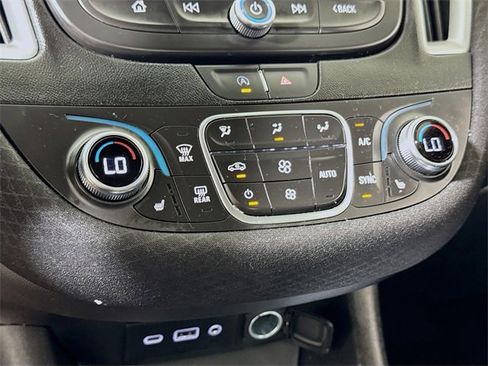 Used 2024 Chevrolet Malibu LT image 13