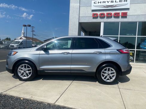 Used 2024 Ford Edge SEL image 3