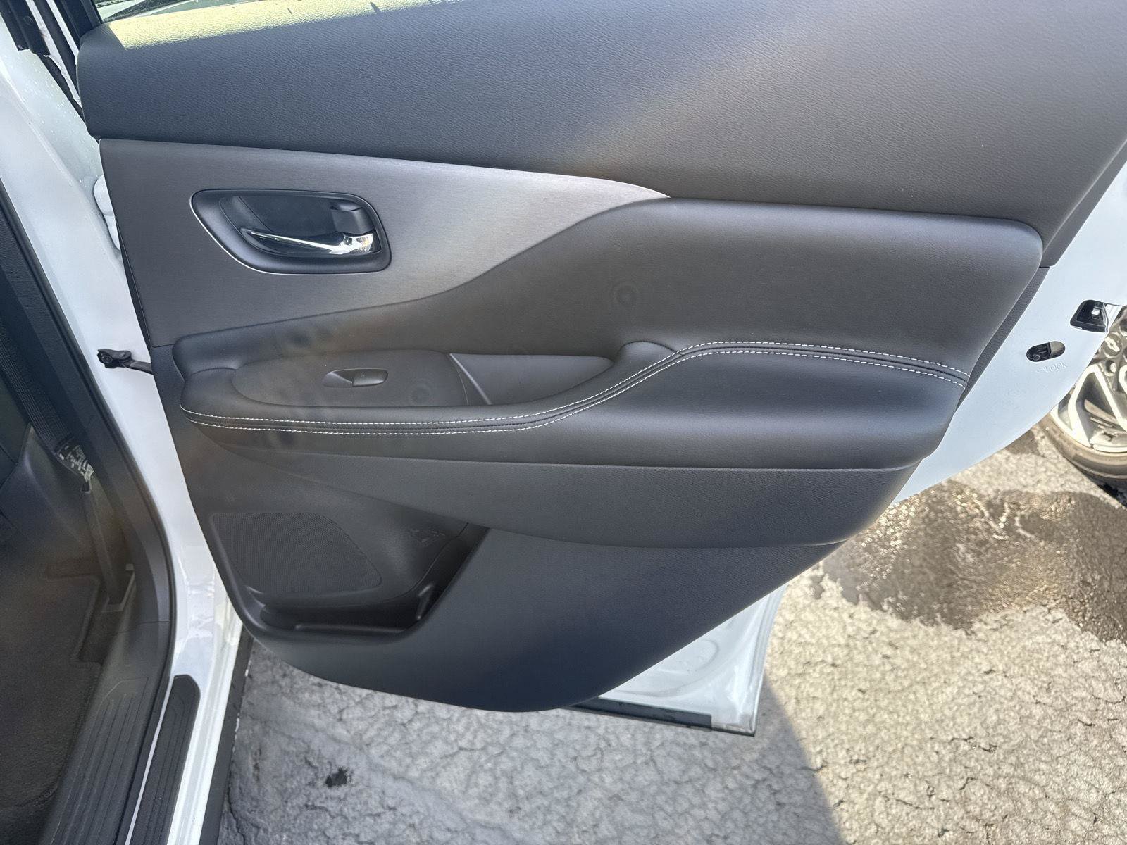 Used 2024 Nissan Murano SV FWD image 13