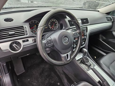 Used 2012 Volkswagen Passat 2.5 SE FWD image 22
