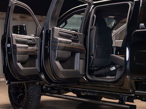 Used 2025 GMC Sierra 2500 AT4 w/ AT4 Premium Plus Package image 27