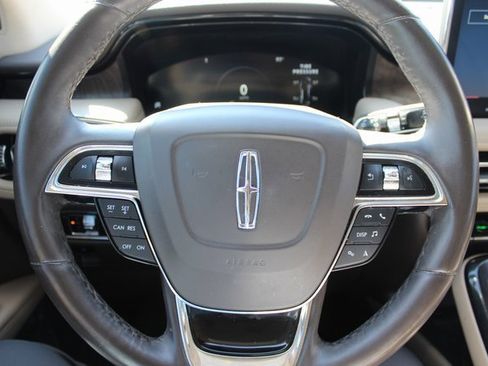 Used 2023 Lincoln Nautilus Reserve image 21
