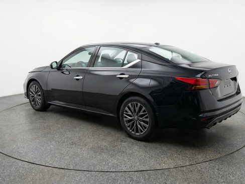 Used 2025 Nissan Altima 2.5 SV image 6