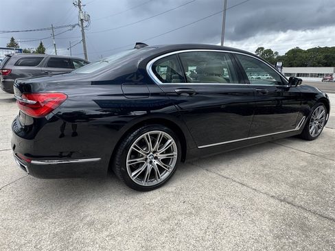 Used 2019 BMW 750i RWD image 5