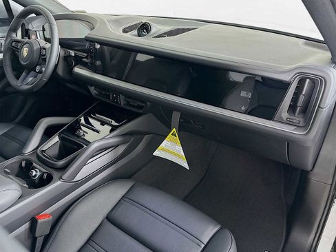 New 2026 Porsche Cayenne Coupe image 29