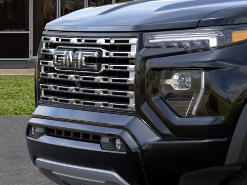 New 2026 GMC Canyon Denali w/ LPO, Denali Black Edition AWD/4WD image 37