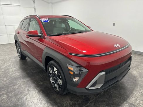 Used 2024 Hyundai Kona SEL FWD image 3