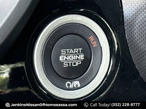 Used 2025 RAM 1500 Limited AWD/4WD image 46