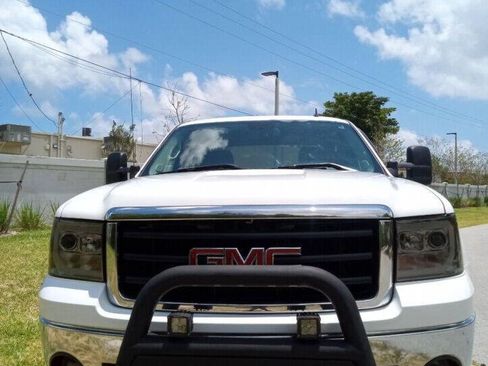 Used 2010 GMC Sierra 1500 SLE w/ Power Pack Plus AWD/4WD image 4