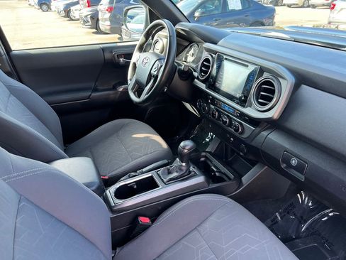 Used 2016 Toyota Tacoma TRD Sport image 13