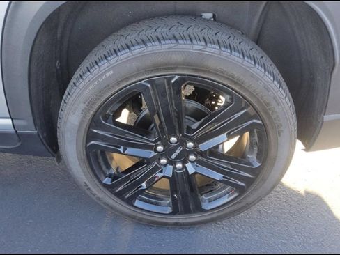 Used 2024 GMC Acadia Elevation w/ Black Edition FWD image 5