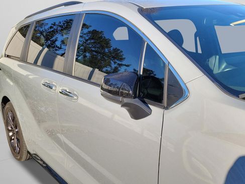 Certified 2024 Toyota Sienna XSE w/ XSE Premium Package image 24